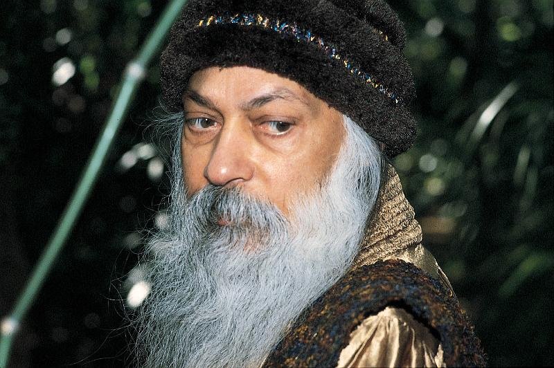 ओशो कौन थे? (Osho Quotes in Hindi)